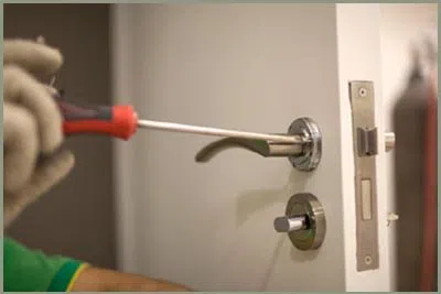 Lincoln Locksmith Service Lincoln, RI 401-249-9244 - 68-44-8